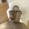 Bolso de mano de cubo estilo nuevo para invierno 2025, bolso cesta elegante de gran capacidad, bolso de hombro cruzado retro personalizado