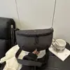 Bolsa de ombro feminina de grande capacidade para o trabalho e uso ao ar livre, bolsa transversal feminina à prova d'água de grande capacidade, nova bolsa casual simples estilo dumpling