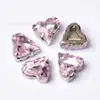 Atacado do Fabricante Grau Especial A Strass de Cristal K9 Coração de Pêssego Inclinado com Base Pontiaguda, Strass Irregulares com Garras para Roupas, Sapatos, Decoração de Embalagens, Strass para Nail Art