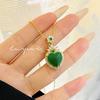 Celebridades de Internet venden en vivo joyas de ágata del amor, jade, calcedonia verde natural, colgante ligero de lujo, collar de alta gama en forma de corazón para mujeres.