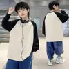 Camiseta de manga comprida 100% algodão para meninos com design de retalhos, mangas raglan, punhos canelados, top estiloso e moderno para crianças maiores
