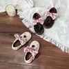Zapatos de Princesa de Terciopelo con Lazo Cruzado Estilo Coreano para Niñas 2026 Otoño/Invierno Nuevos Zapatos Individuales Versátiles de Suela Blanda para Niños