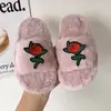 Pantuflas peludas de nuevo estilo transfronterizas, pantuflas de moda para interior con temática de cereza para otoño e invierno, pantuflas de algodón de punta abierta para uso doméstico