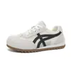 Zapatos de entrenamiento alemanes para mujer 2026 nuevos de verano, delgados, huecos, de malla transpirable, ligeros, de suela plana, versátiles, casuales, deportivos, modernos