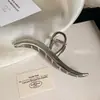 Presilha de Cabelo Bicolor Dourada e Prateada Estilizada de Luxo Leve, Piranha de Design Simples, Presilha Versátil para o Dia a Dia, Presilha Shark para Penteados Altos