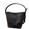 Nueva Serie de Bolsos Cubo Tendencia y Versátiles para Mujer, con Diseños de Monograma y Tricolor