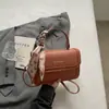 Bolso de Mano con Textura de Pañuelo de Seda para Mujer 2026 Nuevo Retro Temperamento Versátil Bolso de Hombro Único Clásico Moderno Elegante Bolso Cruzado para Mujer