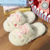 Em Estoque Entrega Rápida Tamanho Grande Laço Fofo Feminino Sola Grossa Pantuflas de Pelúcia para Mulheres Outono 2025 Novo Versátil Pelo