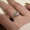 Nuevo ramo de novia de diamantes brillantes, anillo de diamante color huevo de codorniz para mujer, diseño único, moda de alta gama, anillo versátil y ajustable
