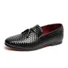 Novidade de Verão 2022 Sapatos Loafer Personalizados para Homem, Sapatos Casuais de Couro Britânicos Bico Fino, Sapatos Modernos com Franjas e Solado Macio para Cabeleireiro