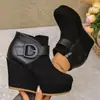 Botas curtas de salto plataforma com sola grossa para tamanhos grandes, botas femininas da moda, botas curtas de salto alto para outono e inverno, sapatos da moda para tamanhos grandes em estoque