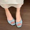 Sandálias de Verão 2026 Novo Estilo Mules Salto Gatinho com Laço Sandálias de Salto Médio com Bico Quadrado e Aberto Estilo Simples para Férias