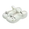 Zapatos de Ballet de Suela Gruesa Zapatos con Agujeros para Mujer 2026 Verano Nuevo Estilo Sandalias Cerradas para Exteriores Suela Suave Antideslizante Mary Janes de Yoga