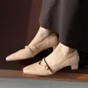 Zapatos Mary Jane súper elegantes de piel de oveja para ir al trabajo, colección otoño 2026, tacón medio grueso, puntera cuadrada versátil, zapatos de mujer de cuero genuino color nude