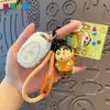 Baimao Original Crayon Shin-Chan Serie Tiempo al Aire Libre Llavero Dibujo Animado Pareja Colgante para Bolsa Llavero de Regalo