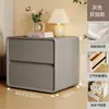 Mesa de noche moderna y sencilla, Almacenamiento de madera maciza estilo crema, No requiere instalación, Nueva mesa de noche de lujo ligero, Adecuada para dormitorio y uso en el hogar