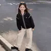 Conjunto de Dos Piezas para Niñas 2026 Primavera y Otoño Nuevo Sudadera de Béisbol con Cremallera Manga Larga Combinada con Pantalones Casuales de Color Sólido Moderno