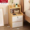 Mesita de Noche, Simple y Moderna, Pequeño Gabinete de Almacenamiento para Habitación de Alquiler Pequeña con Estante de Almacenamiento con Cerradura, Mini Gabinete