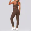 Conjunto deportivo de dos piezas para mujer estilo europeo y americano: top deportivo tipo racerback de tela cepillada y pantalones largos ajustados de secado rápido, informal para correr, fitness, yoga