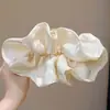 Pinza de Tiburón Retro Estilo Francés con Diseño Plisado, Pinza para el Cabello de Alta Gama para Mujeres, Adecuada para Cabello Grueso, No Tira del Cabello, Accesorio para el Cabello