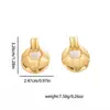 Pendientes de Acero Inoxidable con Forma de Corazón y Perla Transfronterizos Europeos y Americanos para Mujer, Pendientes de Botón Versátiles de Lujo Ligero de Nicho de Alta Gama, No se Desvanecen