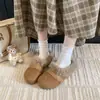 Pantuflas de algodón con suela gruesa para uso en exteriores en otoño e invierno, cálidas para mujer, retro, casual, forradas de felpa, antideslizantes, nuevo estilo para 2026