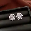 Cuff para Oreja Ovalado de Zircón Perla Bañado en Oro Real de 14K Sin Perforación Pendientes de Moda Elegantes Versátiles para Mujeres