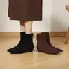 Botines de Tobillo de Gamuza con Punta Aguda Estilo Retro Francés para Mujer 2026 Otoño/Invierno Nuevos con Cremallera Trasera Tacón Grueso Elásticos Estilizadores Botas de Moda