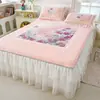 Nuevo Estilo Princesa de Verano Juego de Tres Piezas de Colchoneta Suave de Látex Engrosada Colchoneta de Seda Helada Lavable a Máquina Colchoneta Estilo Falda de Cama