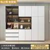 Armario alto moderno minimalista integrado en la pared, mueble de almacenamiento de sala de estar de lujo ligero, armario de vino con puerta de cristal estilo italiano, vitrina