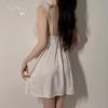 DZ Gui Ruo Puro Deseo Pecho Bajo con Almohadilla de Pecho Satín Sedoso Plata Tirante Camisón Ropa de Casa para Mujer traje 4419