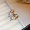 Pendientes de Moda Aguja de Plata Sentido de Alta Gama Circonita Perla Pendientes de Botón Retro Nicho Francés Lujo Ligero Nuevos Accesorios para Pendientes 2026
