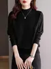 Camisa básica feminina de gola alta média, malha casual estilosa para outono e inverno, novo suéter interno de cor sólida espessado 2026