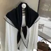 2025 Nuevo Otoño e Invierno Estilo Coreano Bufanda Triangular de Jacquard Tejida Chal en Capas Bufanda Pequeña Versátil Bufanda Cálida de Múltiples Usos