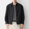 Chaqueta de Patchwork a Cuadros de Alta Inteligencia Momeike para Viajes, Cuello Solapa, Nuevo Estilo Otoño 2026, Abrigo de Falso Dos Piezas para Hombre 81702