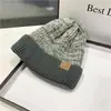 Gorro de invierno estilo americano con bloques de color, grueso y cálido, tejido, gorro para hombre que protege los oídos para clima frío, turbante moderno