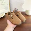 Zapatos Birkenstock para Niños 2026 Otoño Nueva Moda Estilo Coreano Versátiles Zapatos de Piel para Niñas, Mocasines Retro Casuales para Niños