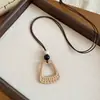 Collar colgante de resina y ratán transfronterizo europeo y americano, cadena para la clavícula de diseño nicho, estilo vintage, accesorio para mujer inspirado en las vacaciones