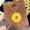 Nuevo modelo de colgante de moneda auspiciosa con acabado dorado y efecto hielo roto, colgante de cadena para suéter con hebilla de paz de moneda de cobre hueca sólida