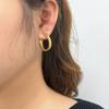 Aretes de torsión europeos y americanos de acero inoxidable, acero de titanio electrochapado en oro de 18 quilates, redondos, personalidad, temperamento, versátiles, aro para la oreja, 2024