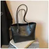 Bolsa Tote de Couro Wax Oil Retrô Fashion para Mulheres 2025 Nova Estilo Comuter Grande Capacidade Ombro Único Bolsa de Axila