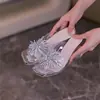 Verão 2026 Novo Estilo Bico Quadrado Bico Aberto Franja Strass Salto Alto Feminino Salto Grosso de Cristal Estilo Fada Sandálias Transparentes