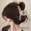 Presilhas de cabelo de pelúcia para outono e inverno para mulheres, acessórios de cabelo de luxo leve e de alta qualidade, presilhas elegantes para penteados presos, presilhas tipo tubarão estilo coreano para a parte de trás da cabeça