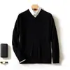 Novedad Otoño e Invierno Tejidos de Cachemira para Hombre Color Sólido Cuello en V Tejido Fino Estilo Coreano Holgado Aspecto Adelgazante Tejido