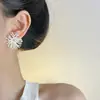 Pendientes de Perla con Flor de Coral Texturizada Estilo Francés para Mujer, Nicho de Lujo de Alta Gama, Pendientes Nuevos Simples y Versátiles