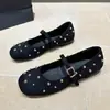 Zapatos de tacón bajo de una sola tira con hebilla de gamuza de estilo nuevo, transfronterizos europeos y americanos, para mujer, remache, comercio exterior, punta redonda, boca poco profunda, fondo plano, al por mayor, tallas grandes