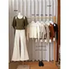 AS OFFICIAL Outono Feminino Estilo Casual Coreano Versátil Slim-Fit Colete de Tricô 16686 (com xale)