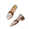 Zapatos retro franceses para mujer, nuevo modelo otoño 2026, puntera redonda, slip-on ligeros, zapatos de cuero de suela blanda, zapatos de tacón bajo de color bloqueado para mujer