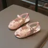 Zapatos de piel para niña, sandalias negras, sandalias estilo británico, zapatos de actuación de princesa europeos y americanos, novedades de otoño, exterior suave, zapatos de moda para bebé