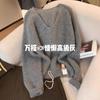 Suéter de cuello en V gris suave y ceroso de alta gama para mujer, otoño e invierno 2024, estilo holgado y perezoso, estilo europeo.